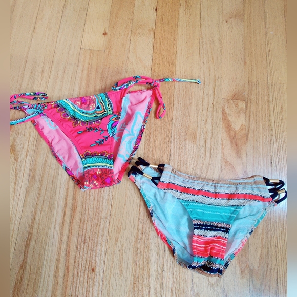 VENUS Swim 2 Pairs Venus Size 8 Bikini Bottoms Poshmark